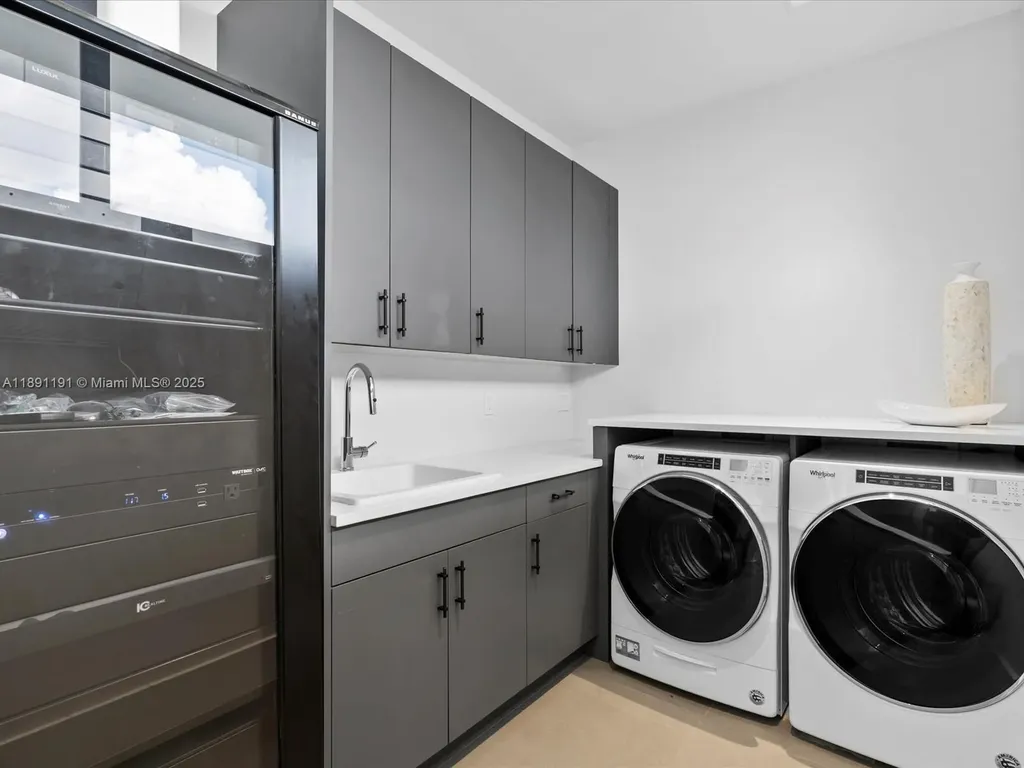 1736 SE 14th Street Fort Lauderdale FL 33316