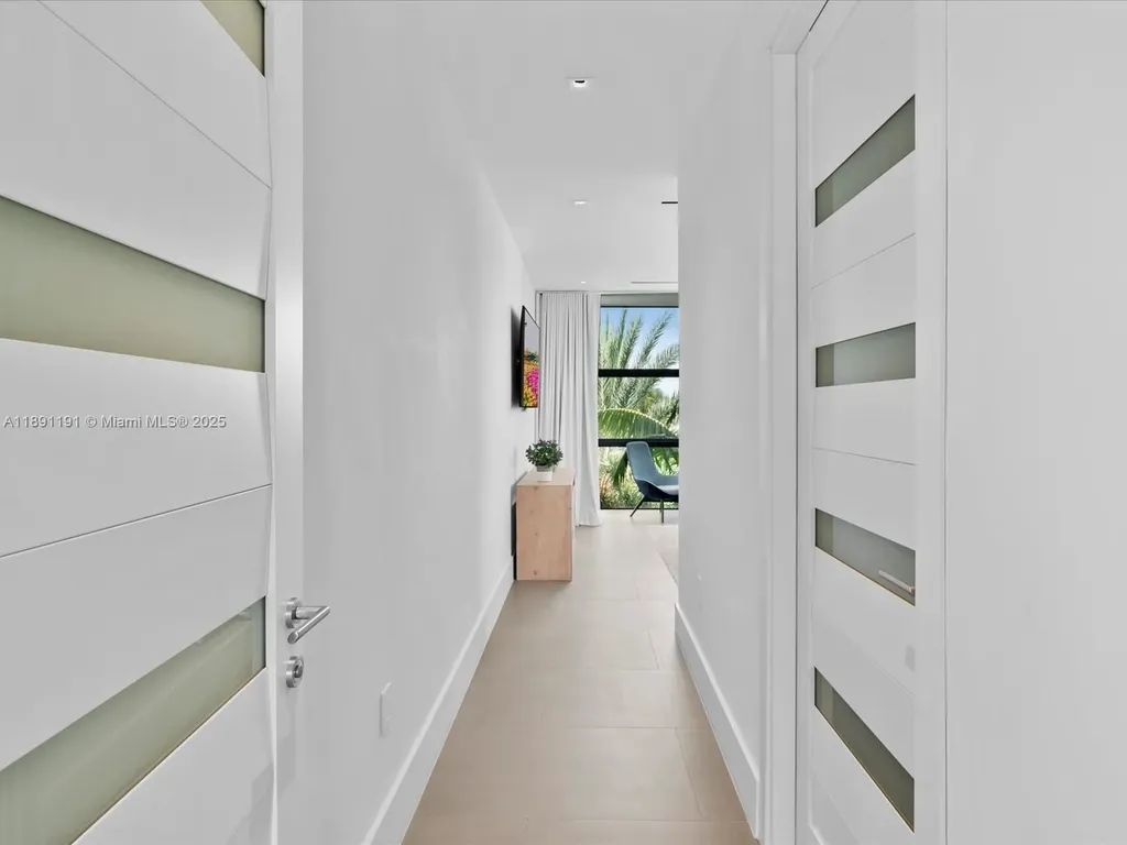 1736 SE 14th Street Fort Lauderdale FL 33316