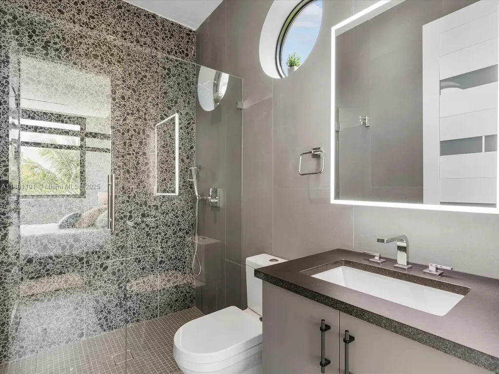 1736 SE 14th Street Fort Lauderdale FL 33316