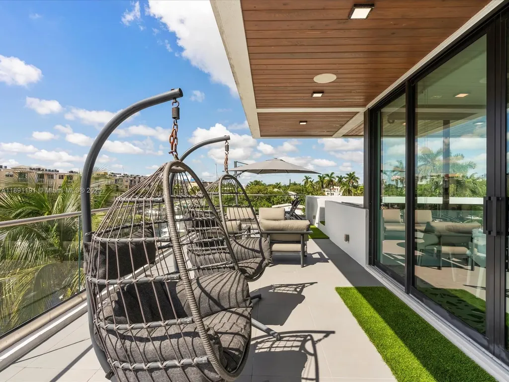 1736 SE 14th Street Fort Lauderdale FL 33316