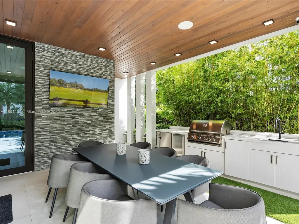 1736 SE 14th Street Fort Lauderdale FL 33316