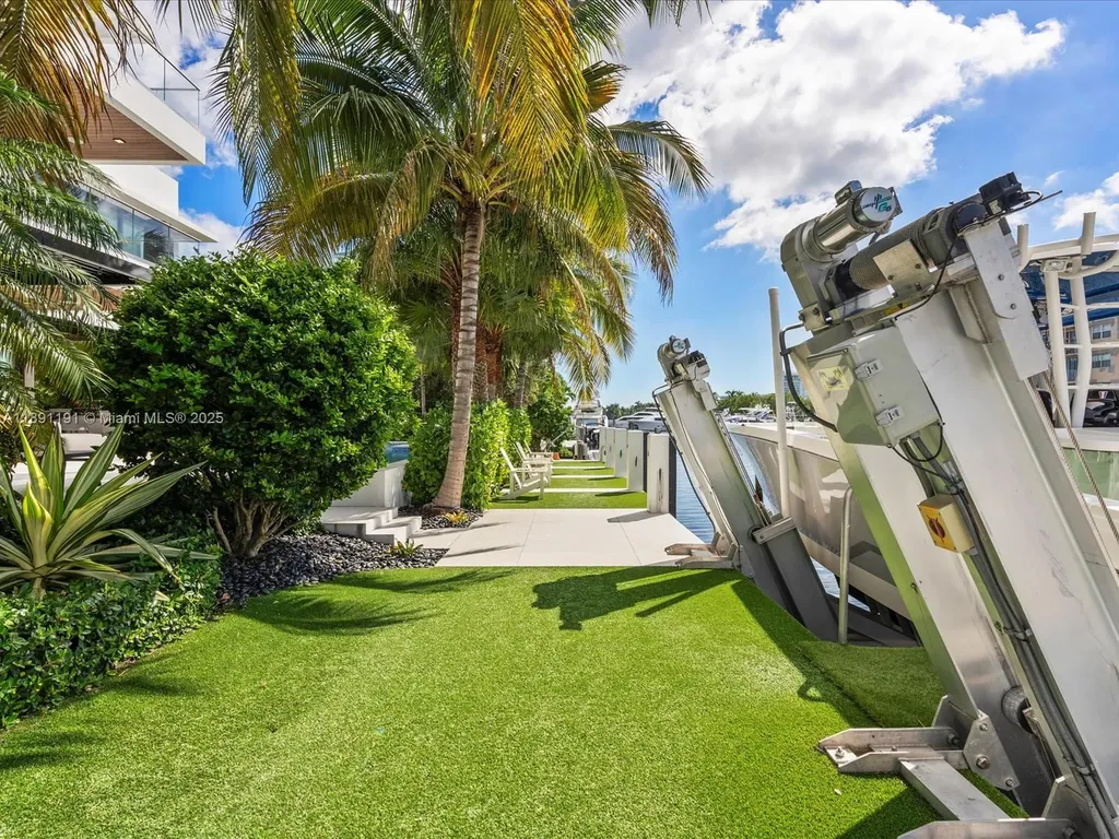 1736 SE 14th Street Fort Lauderdale FL 33316