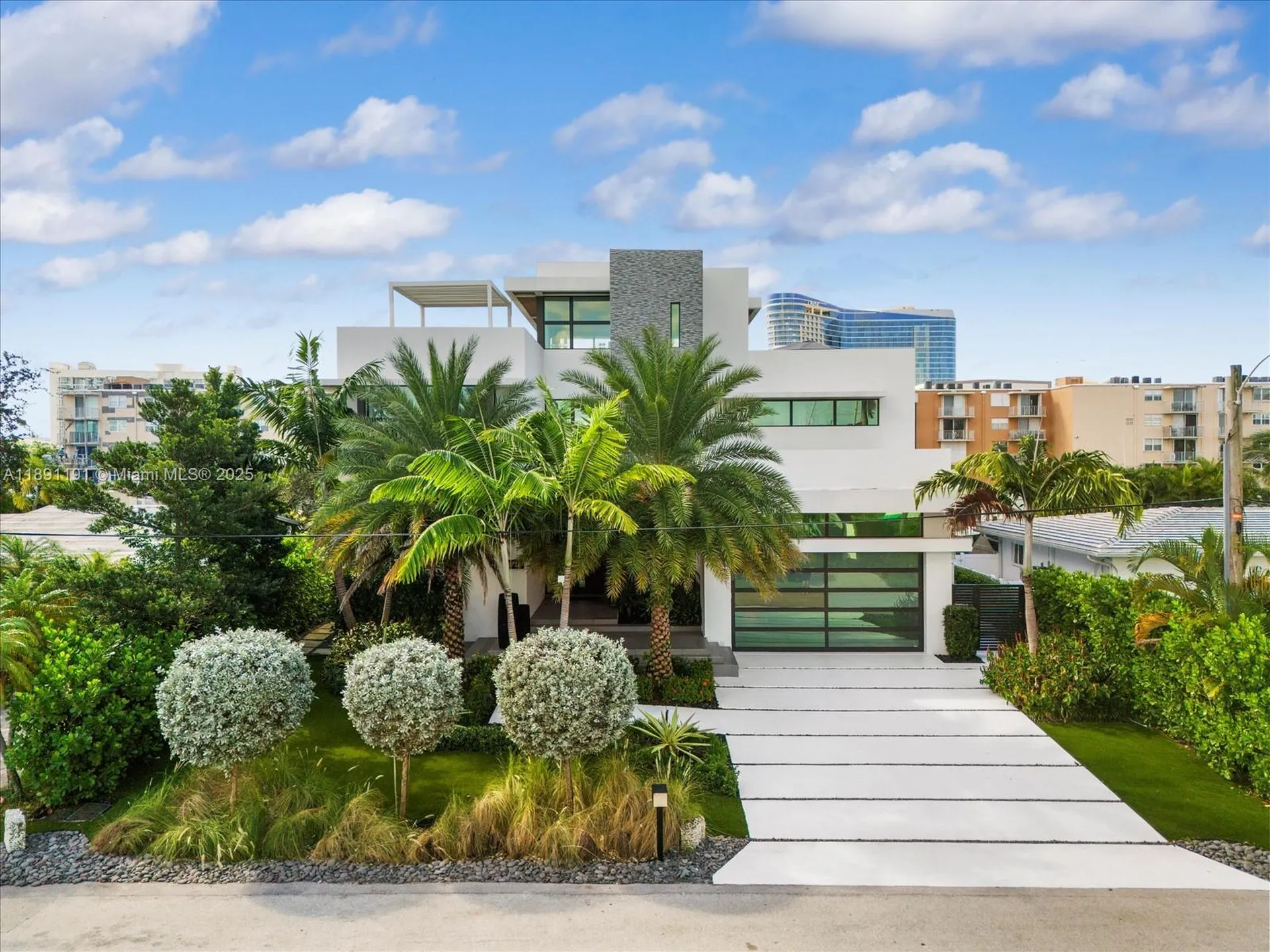 1736 SE 14th Street Fort Lauderdale FL 33316