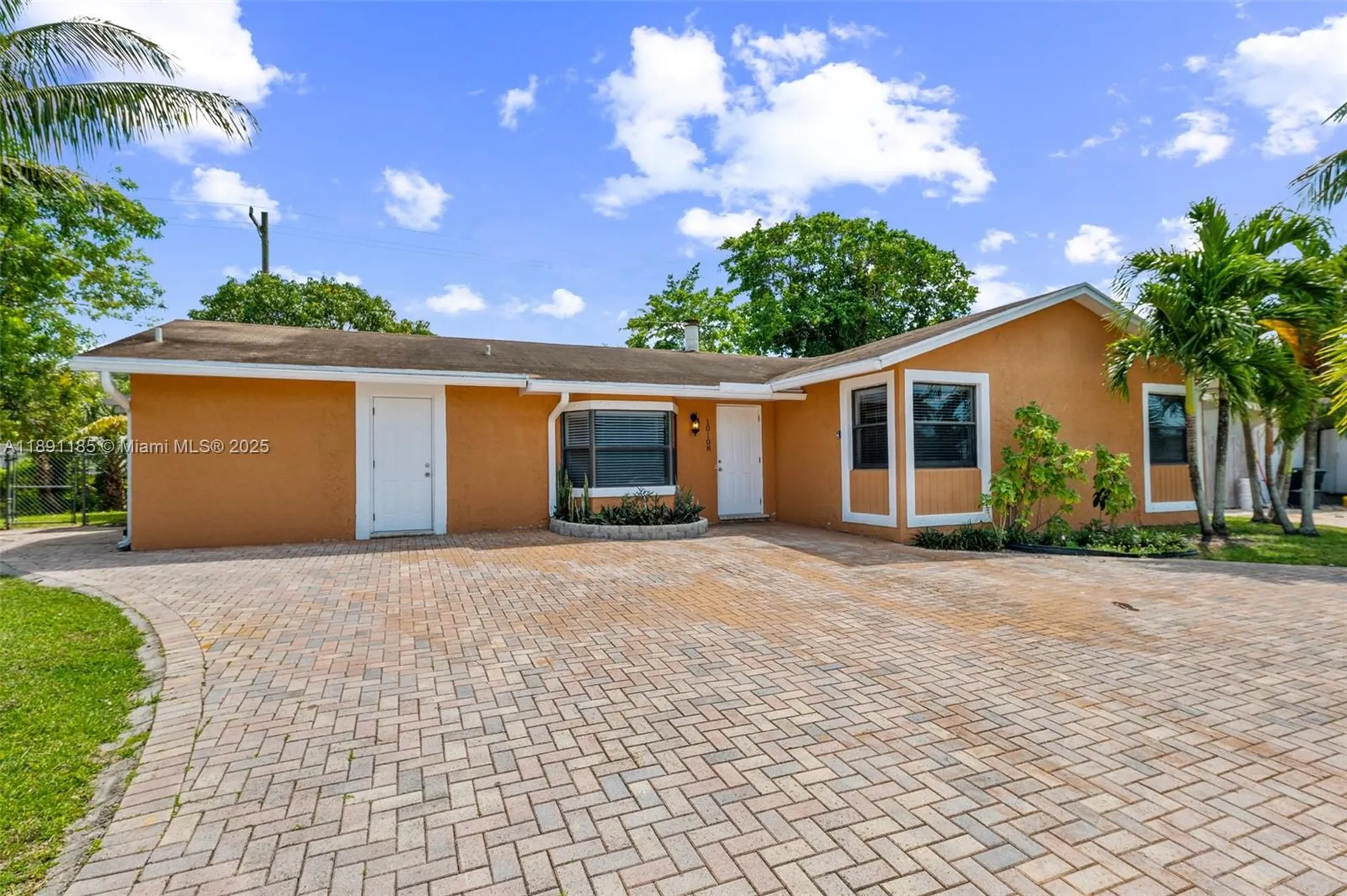 10108 S Windtree Lane S Boca Raton FL 33428