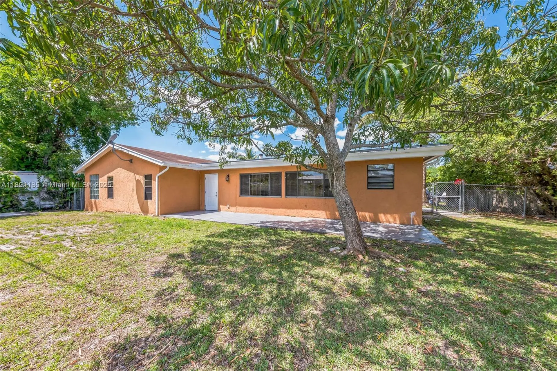 10108 S Windtree Lane S Boca Raton FL 33428