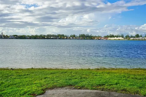 1195 NW 124th Avenue Miami FL 33182