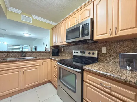 1195 NW 124th Avenue Miami FL 33182
