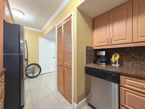 1195 NW 124th Avenue Miami FL 33182
