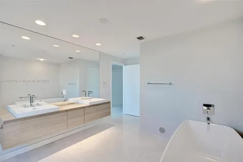 17301 Biscayne Boulevard North Miami Beach FL 33160