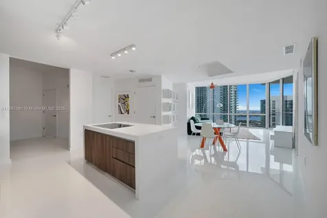 851 NE 1st Avenue Miami FL 33132