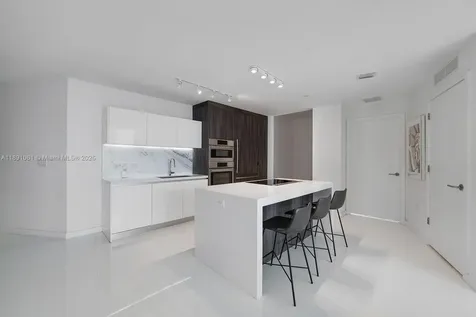 851 NE 1st Avenue Miami FL 33132