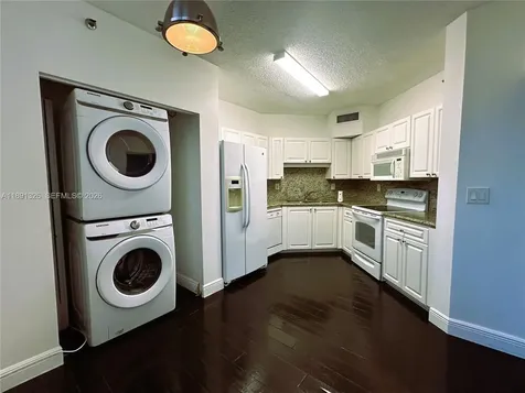 6422 Collins Avenue Miami Beach FL 33141