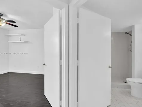 6422 Collins Avenue Miami Beach FL 33141