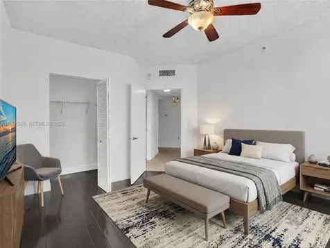 6422 Collins Avenue Miami Beach FL 33141