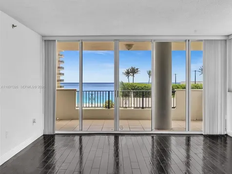 6422 Collins Avenue Miami Beach FL 33141
