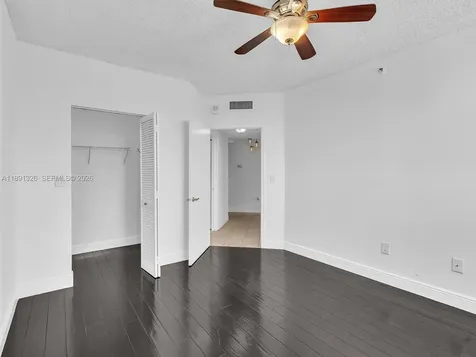 6422 Collins Avenue Miami Beach FL 33141