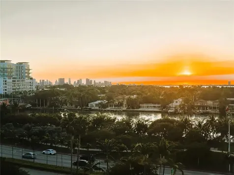 6422 Collins Avenue Miami Beach FL 33141