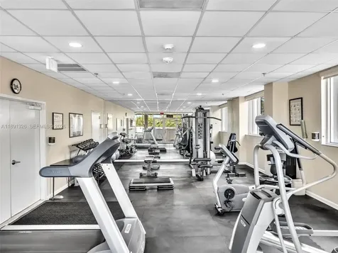 6422 Collins Avenue Miami Beach FL 33141
