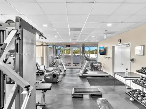 6422 Collins Avenue Miami Beach FL 33141