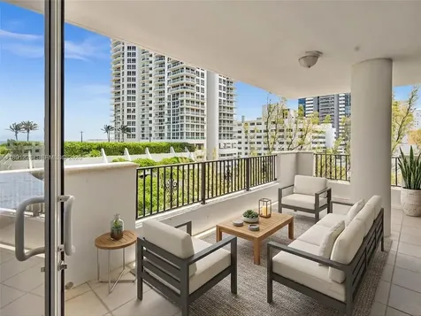6422 Collins Avenue Miami Beach FL 33141
