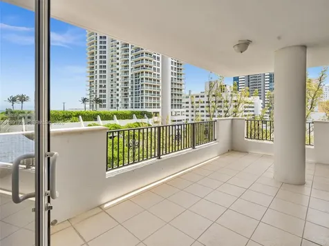 6422 Collins Avenue Miami Beach FL 33141