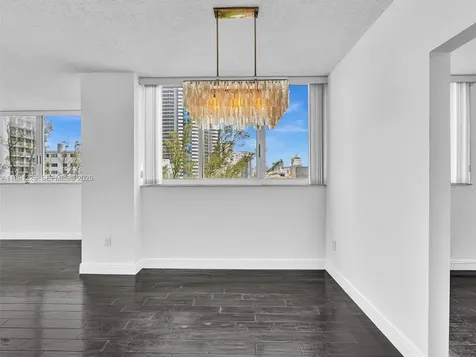 6422 Collins Avenue Miami Beach FL 33141