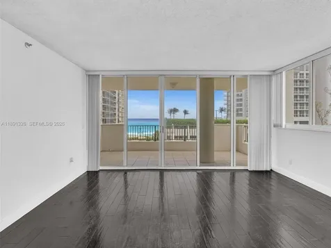 6422 Collins Avenue Miami Beach FL 33141