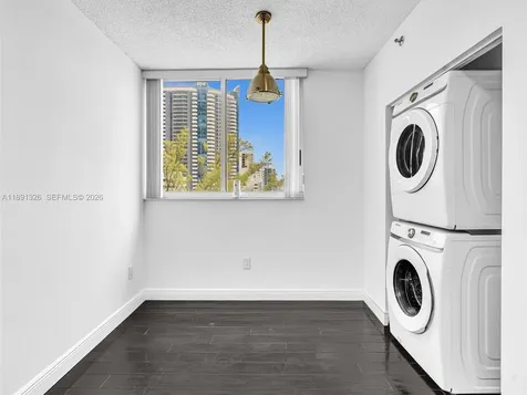 6422 Collins Avenue Miami Beach FL 33141