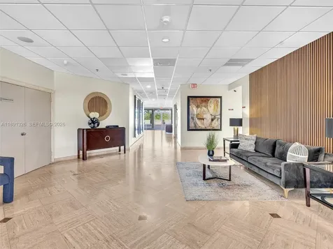 6422 Collins Avenue Miami Beach FL 33141
