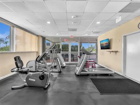6422 Collins Avenue Miami Beach FL 33141
