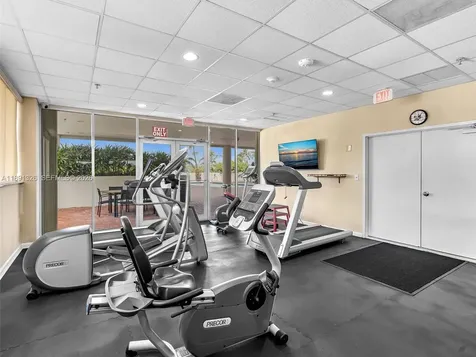 6422 Collins Avenue Miami Beach FL 33141