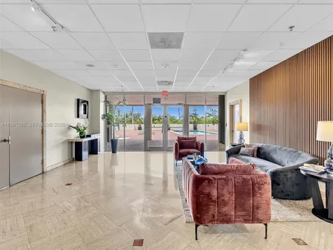 6422 Collins Avenue Miami Beach FL 33141