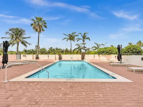 6422 Collins Avenue Miami Beach FL 33141