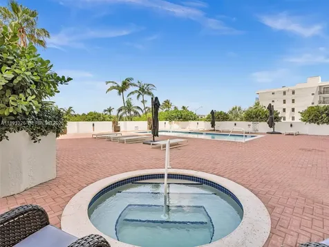 6422 Collins Avenue Miami Beach FL 33141