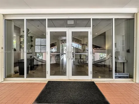 6422 Collins Avenue Miami Beach FL 33141