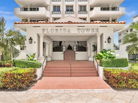 6422 Collins Avenue Miami Beach FL 33141
