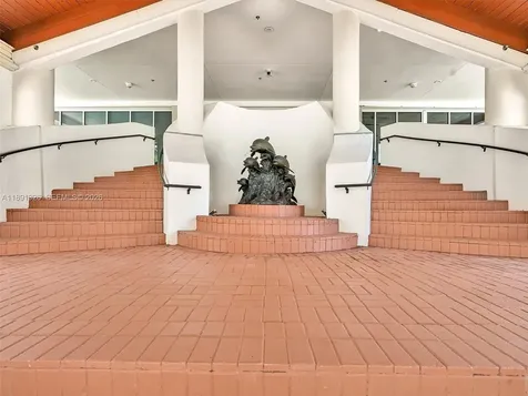 6422 Collins Avenue Miami Beach FL 33141