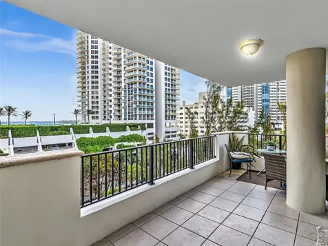 6422 Collins Avenue Miami Beach FL 33141