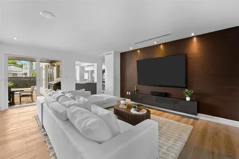 575 Bay Point Road Miami FL 33137