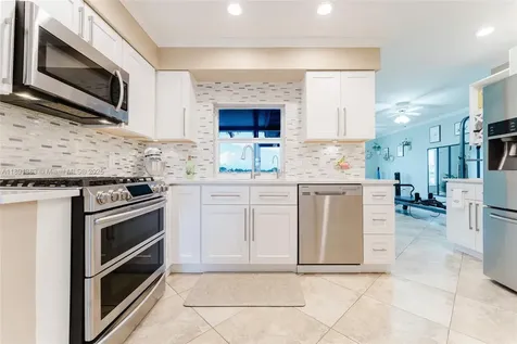 11541 NW 35th Street Sunrise FL 33323