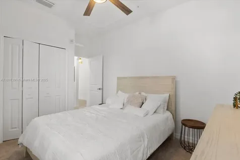 5715 Double Eagle Circle Miami FL 33142