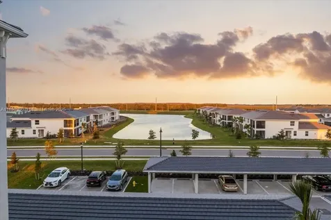 5715 Double Eagle Circle Miami FL 33142