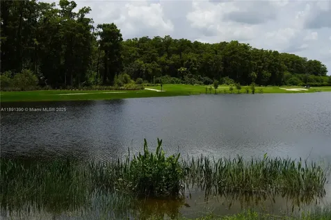 5715 Double Eagle Circle Miami FL 33142