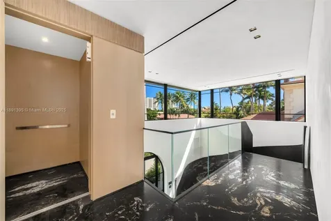 2401 Spanish River Road Boca Raton FL 33432