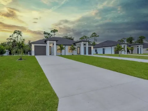 4913/4915 S Leonard Boulevard S Lehigh Acres FL 33973