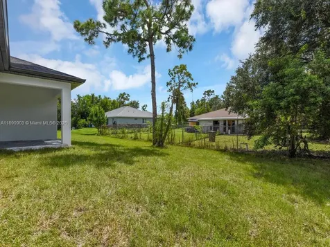 4913/4915 S Leonard Boulevard S Lehigh Acres FL 33973