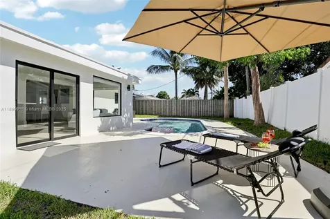 1960 NE 32nd Street Lighthouse Point FL 33064