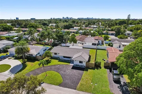 1960 NE 32nd Street Lighthouse Point FL 33064