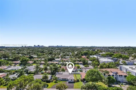 1960 NE 32nd Street Lighthouse Point FL 33064