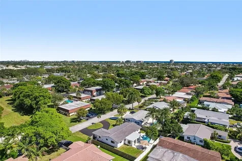 1960 NE 32nd Street Lighthouse Point FL 33064